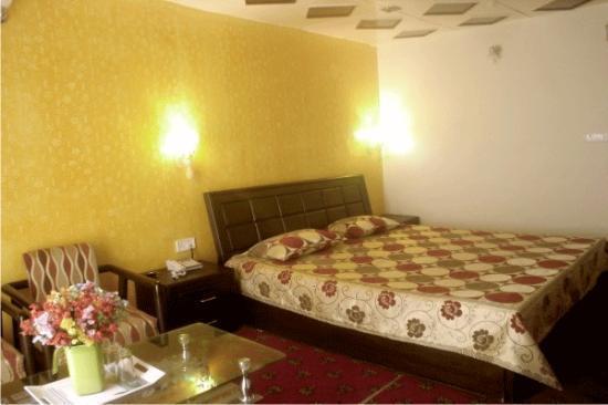 דלהאוזי Hotel Bombay Palace מראה חיצוני תמונה